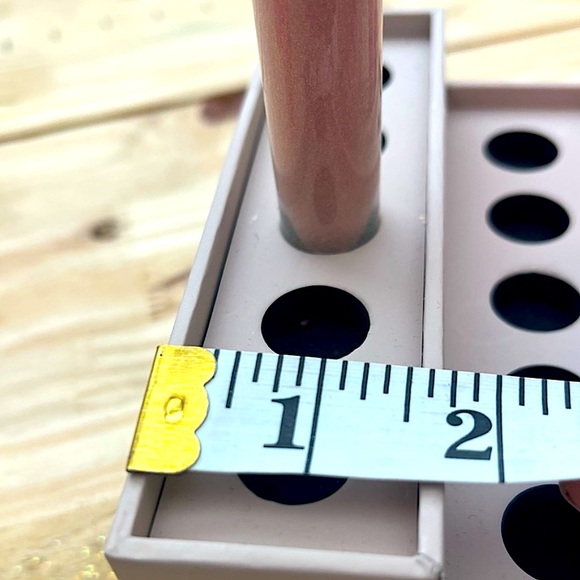 1 SIDE 4 SALE Jeffree Star Cosmetics: Velour Liquid Lipstick Stand - Nude - Picture 10 of 10